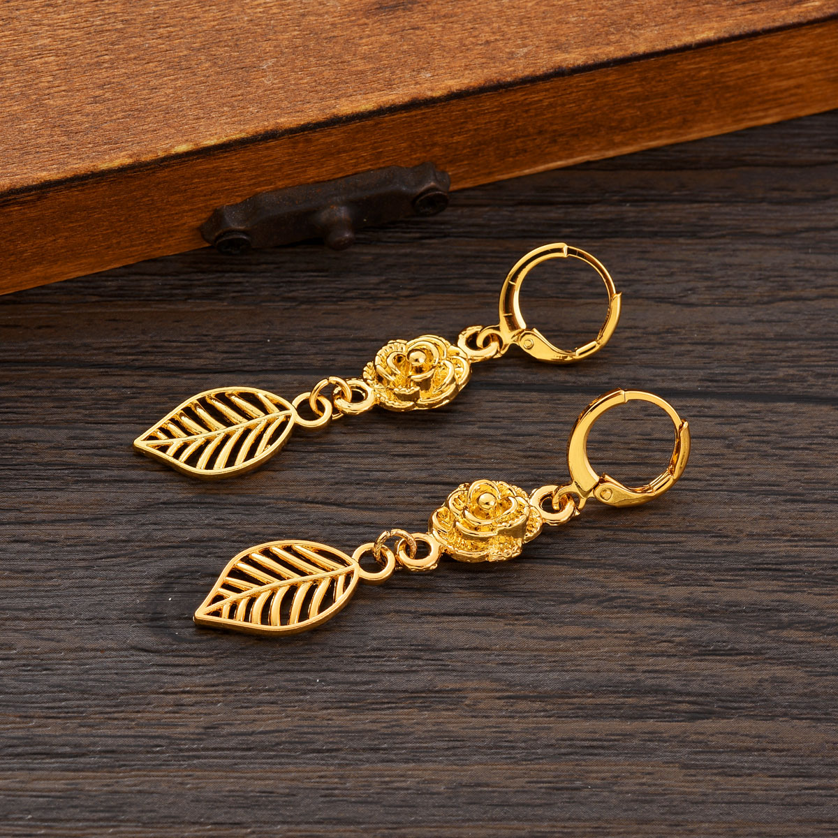 New Dubai Golden Color Luxurio - Dubai Men'S Fashion ulasan dan harga